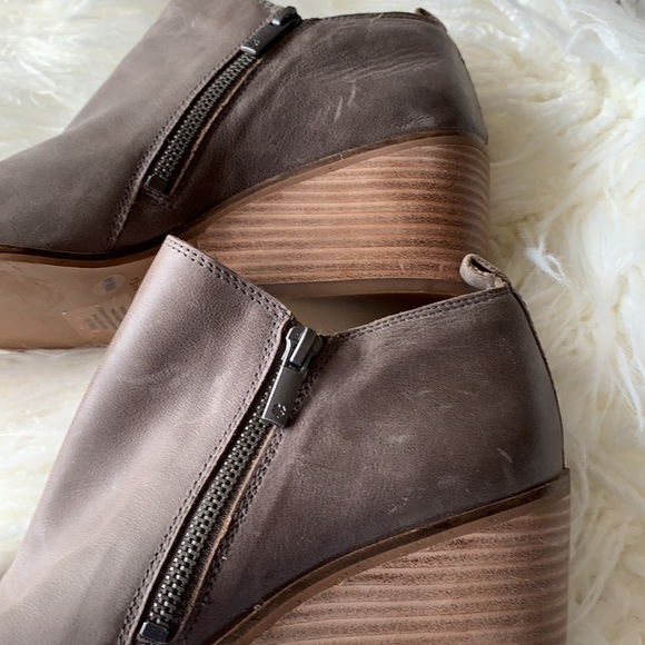 🌼LUCKY BRAND DISTRESSED LEATHER BOOTIE🌼 - Picture 6 of 9